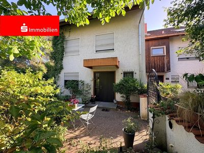 Charmantes Reihenendhaus mit großzügigem Garten