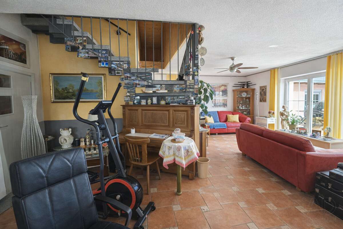 Immobilie in Itzgrund - „Leben am Rand der Natur – stilvolles Einfamilienhaus in idyllischer Ortsrandlage“ - Bild 4