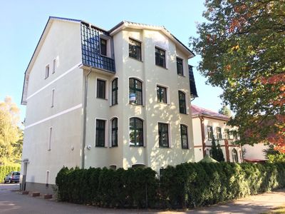 2-Zimmer-Wohnung mit Einbauküche in modernisiertem Altbau