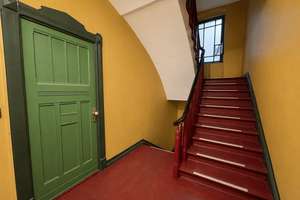 Helle 2-Zi.-Altbauwohnung mit Loggia nahe der Spree – ideal zur Selbstnutzung oder als Kapitalanlage – Die vollständige Adresse der Immobilie erhältst du vom Anbieter., 10553 Moabit, Berlin – Vorschaubild 2