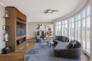 Elegantes Designer-Penthouse mit zwei Terrassen im ikonischen Wohnensemble