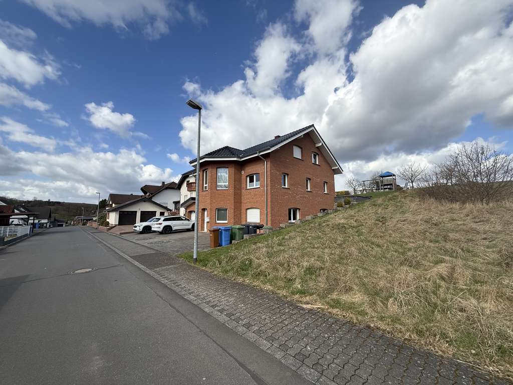 Immobilie in Woldert - Großzügiges Familienhaus mit Einliegerwohnung oder Home-Office (250qm + Garten) - Bild 3