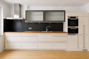 Zwischen Grüneburgpark und Opernplatz: Elegante Wohnung mit Potenzial zur Drei-Zimmer-Wohnung