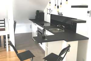 Wunderbares DG-Apartment mit charmanter Ausstattung in ruhiger Lage – Josef-Barth-Str. 8, 93057 Reinhausen, Regensburg – Vorschaubild 2
