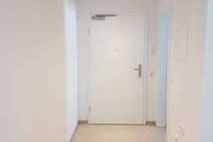 BESICHTIGUNG 19.02. 17 UHR! **Neuwertiges u. helles 1 ZKB Apartment mit Einbauküche und Balkon!* – Herrenbachstraße 22, 86161 Augsburg – Vorschaubild 4