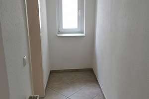 großzügig geschnittene 3-Raum Altbauwohnung mit zentraler Lage in Nähe zur Oder und zum Park (Anger) – Buschmühlenweg 10, 15230 Gubener Vorstadt, Frankfurt (Oder) – Vorschaubild 3