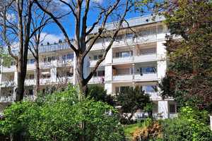 Topp-Lage Nerotal in Wiesbaden. 
Vermietete 2,5 Zimmerwohnung mit Blick über die Stadt – Wiesbaden – Vorschaubild 3