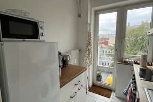 UNTERMIETE: Möblierte 2-Zimmer-Wohnung mit 2 Balkonen in Düsseldorf Stadtmitte | Juli & August 2026 – Die vollständige Adresse der Immobilie erhältst du vom Anbieter., 40211 Stadtmitte, Düsseldorf – Vorschaubild 6