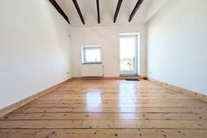 MG-Eicken: Besondere  Wohnung mit Empore und Balkon – Marienkirchstraße 1, 41061 Eicken, Mönchengladbach – Vorschaubild 4