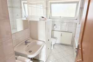 Helle 3-Zimmer-Traumwohnung mit Balkon, großer Küche  & Tageslichtbad in Wiesbaden Breckenheim – Die vollständige Adresse der Immobilie erhältst du vom Anbieter., 65207 Breckenheim, Wiesbaden – Vorschaubild 9