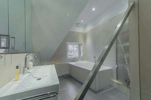 Herzogpark/Bogenhausen: 4-Zimmer-Wohnung mit Dachterrasse, Balkon und Garten – Kolbergerstr 18, 81679 Herzogpark, München – Vorschaubild 10