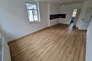 Frisch sanierte helle 3 Raumwohnung + Badewanne – Kaiserstraße 37, 8209 Vogtlandkreis – Vorschaubild 2