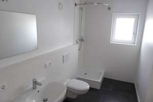Helles WG-Zimmer in einer neu gebauten Passivhaus-Doppelhaushälfte in Ulm/Lehr – Bgm.-Leypoldt-Weg 16, 89081 Lehr, Ulm – Vorschaubild 10