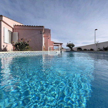 Villa mit 5 Schlafzimmern, Garten, Pool und Meerblick zum Verkauf in Sol del Este, Es Castell