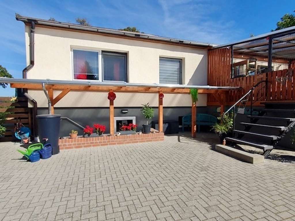 Immobilie in Schenkenberg - Einfamilienhaus mit Nebengebäude - Bild 2