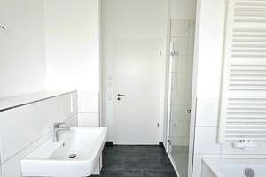 lichtdurchflutete Wohnung mit Einbauküche, Balkon und Dachterrasse im Main-Kinzig-Quartier – 68167 Neckarstadt-Ost/Wohlgelegen, Mannheim – Vorschaubild 13