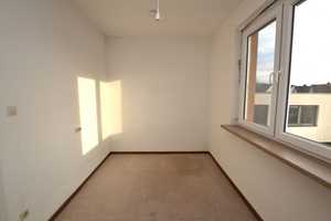 Alles in einem: Einfamilienhaus mit Garage und Halle - Nebengebäude - Halle mit Büro und Garage! – Angerweg 6, 37632 Holzminden (Kreis) – Vorschaubild 20