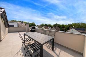 YOUR PLACE TO CALL HOME– Furnished Maisonette with Fireplace & Private Rooftop Terrace – Die vollständige Adresse der Immobilie erhältst du vom Anbieter., 55130 Weisenau, Mainz – Vorschaubild 3