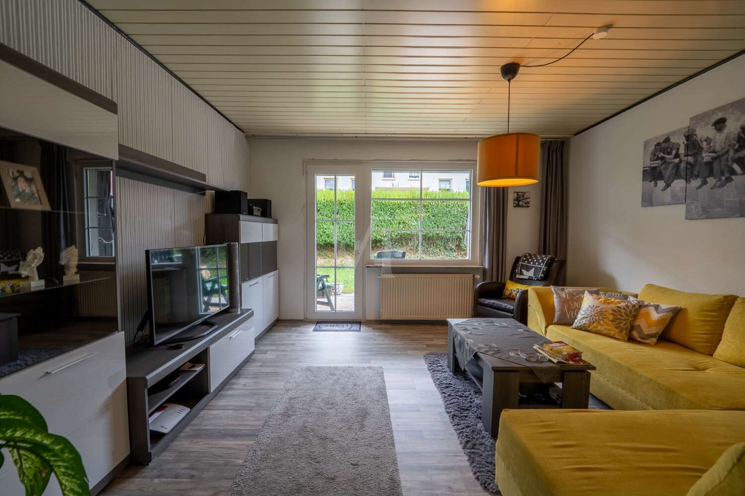 Teilsaniertes Zweifamilienhaus mit großzügigem Garten und viel Potenzial in Aussichtslage, Rhein Lahn Kreis – Bild 4