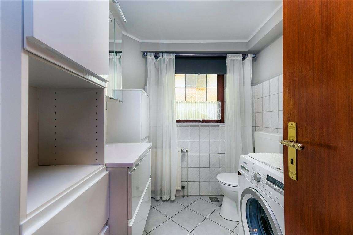 Immobilie in Großensee - Zwei Doppelhaushälften (90m² + 130m²) mit Baugrundstück (ca. 400m²).

 - Bild 3