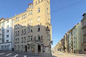 Altbau-Charme trifft Funktionalität: 3-Zimmer-Wohnung mit Balkon
