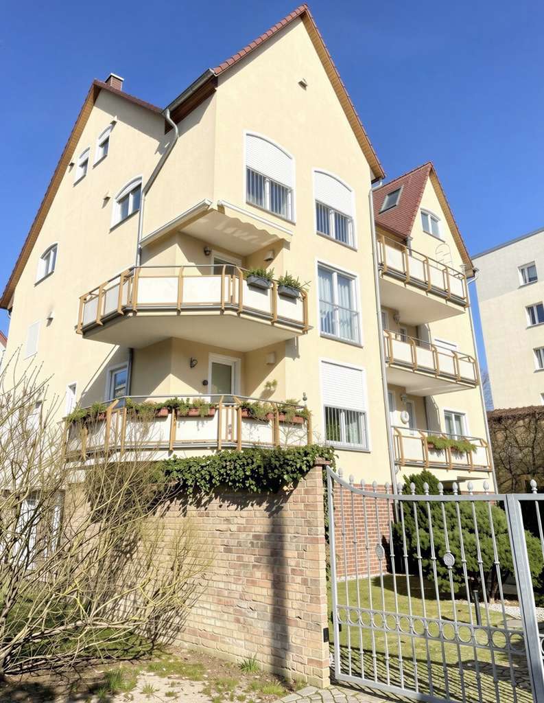Immobilie in Schwedt/Oder - Vermietete 3-Raum-Wohnung mit Balkon und Garagenstellplatz – Perfekt für Investoren - Bild 1