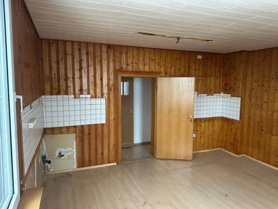 Achtung! Renovierungsbedürftige Wohnung für handwerklich begabte Personen zu vermieten