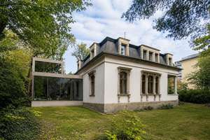 DENKMALGESCHÜTZTE VILLA AM ELBHANG