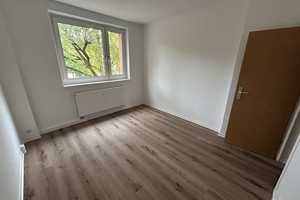 Frisch hergerichtete 3-Zimmer-Wohnung mit Balkon in ruhiger Lage! – Astonstraße 52, 39116 Magdeburg – Vorschaubild 4