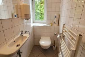 Wunderschöne Drei-Zimmerwohnung in perfekter Lage! – Roßstraße 108, 40476 Golzheim, Düsseldorf – Vorschaubild 3