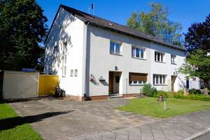 Bezugsfreie Doppelhaushälfte, 6 Zimmer, Garage, Garten, ruhige Lage, Ortseingang Kladow