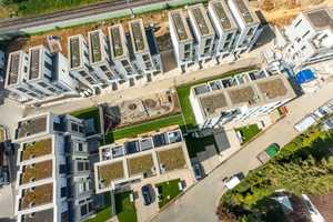 Charmant mit außergewöhnlichem Grundriss und sehr großem Gartenbereich! – Ihinger Straße 25, 71106 Böblingen (Kreis) – Vorschaubild 1