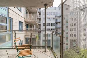 Temporary housing; fully furnished; modern and bright apartment in AAA location – Alte Jakobstr. 77A, 10179 Mitte (Ortsteil), Berlin – Vorschaubild 7