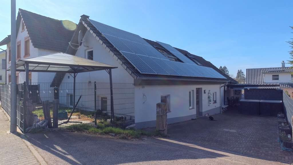 Immobilie in Rheinau - Idyllisches Einfamilienhaus mit Einliegerwohnung in Rheinau – Ihr neues Zuhause wartet auf Sie! - Bild 0