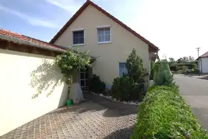 Charmantes Einfamilienhaus mit großzügigem Grundstück in Freital – Sächsische Schweiz-Osterzgebirge (Kreis) – Vorschaubild 3