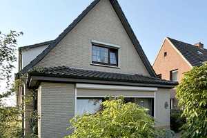 Im Herzen von Habenhausen - Einfamilienhaus mit großem Garten, Garage und Dachterrasse – Bremen – Vorschaubild 1