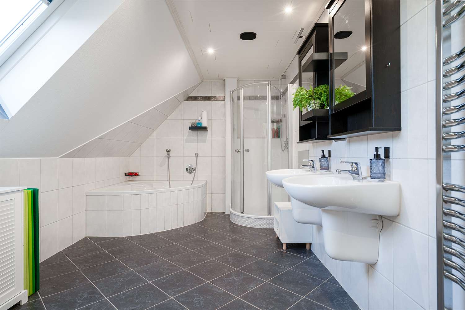 Immobilie in Edewecht - Großzügiges EFH mit Einliegerwohnung und PV-Anlage - Bild 3