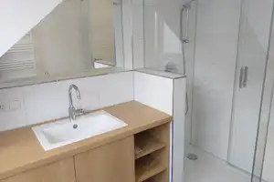 Nürnberg Altstadt: in 2019 neu ausgebaute top 3-Zimmer DG-Wohnung, Dachloggia, Kochinsel, Parkett – Nürnberg – Vorschaubild 22