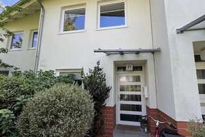 5-Zimmer-Schönes Reihenhaus in familienfreundlicher, ruhiger Lage in Ahrensburg – Kirschplantage 71, 22926 Stormarn (Kreis) – Vorschaubild 1