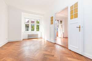 Ein Altbauklassiker wie aus dem Bilderbuch: Friedenau, mit Sonnen-Balkon, sofort bezugsfrei! – Die vollständige Adresse der Immobilie erhältst du vom Anbieter., 12159 Friedenau, Berlin – Vorschaubild 1