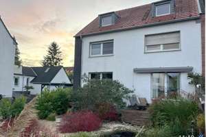 Möblierte DG-Wohnung in ruhiger Lage – Duisburg Süd – Die vollständige Adresse der Immobilie erhältst du vom Anbieter., 47269 Rahm, Duisburg – Vorschaubild 1