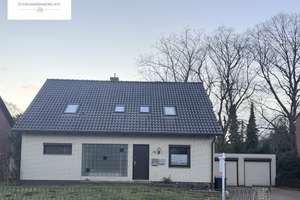 Einfamilienhaus mit Einliegerwohnung mit traumhaftem Grundstück