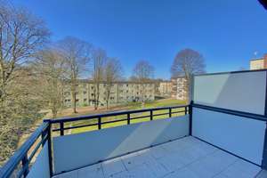 Großzügige 3-Zi.-Wohnung mit Balkon!