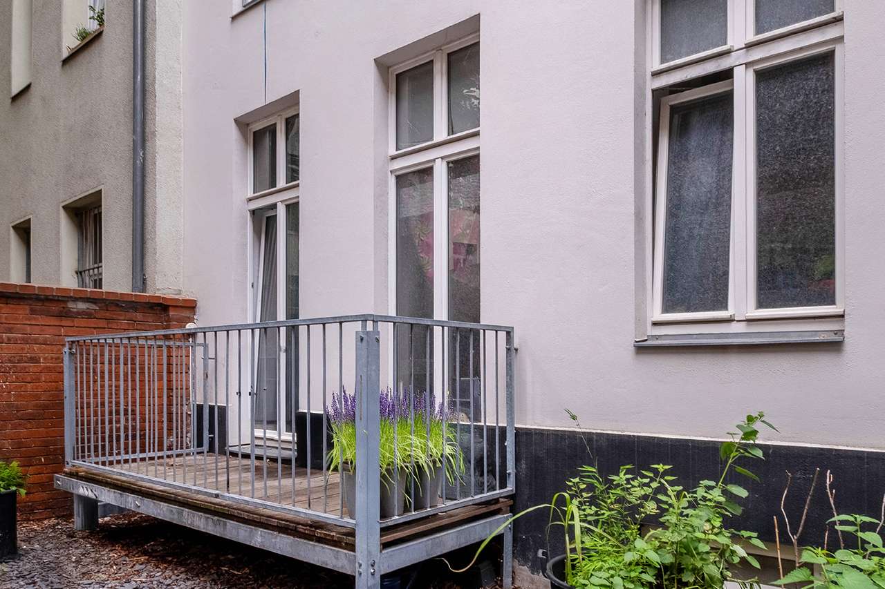 Vermietete Altbauwohnung mit Balkon direkt am Maybachufer, Berlin – Bild 2