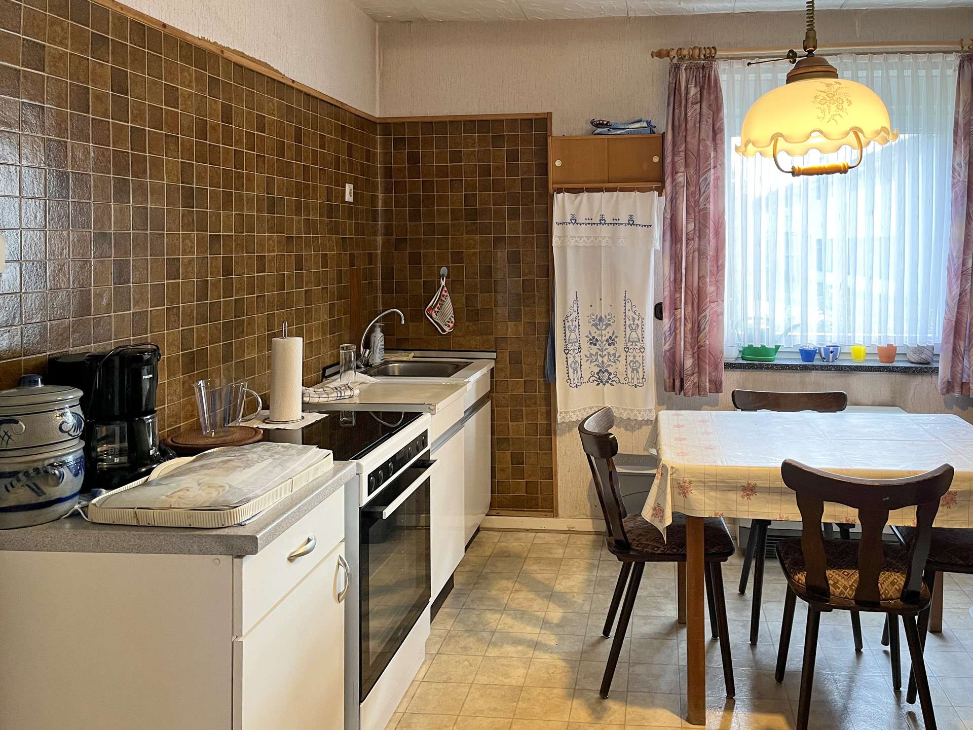 Immobilie in Hamm (Sieg) - Renovierungsbedürftige Doppelhaushälfte mit Garage auf einem Erbpachtgrundstück in Hamm/Sieg! - Bild 5