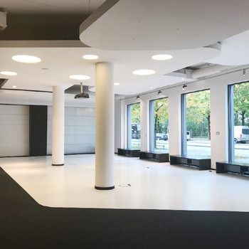 STOCK - repräsentativer Eingangsbereich | ansprechende Fassade | bodentiefe Fenster