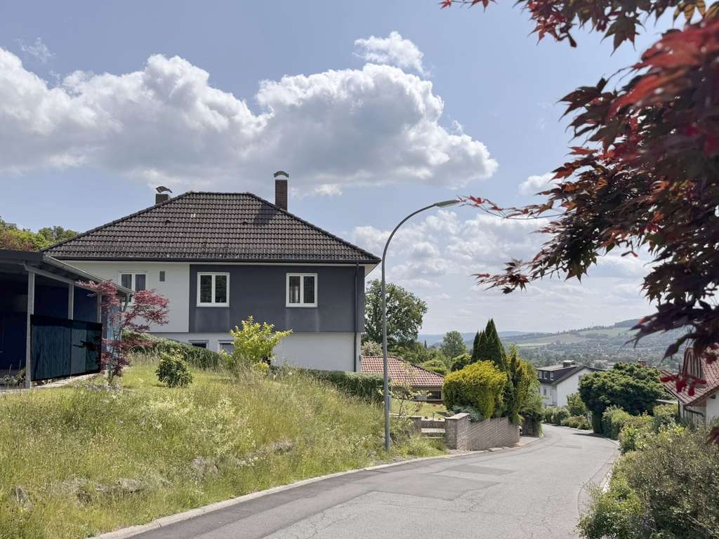 Immobilie in Rotenburg an der Fulda - Großzügiges Wohnhaus in bester Südhanglage in Rotenburg - Bild 3