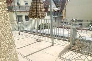 Schöne 2-Zimmer-Wohnung mit großem Balkon und Einbauküche