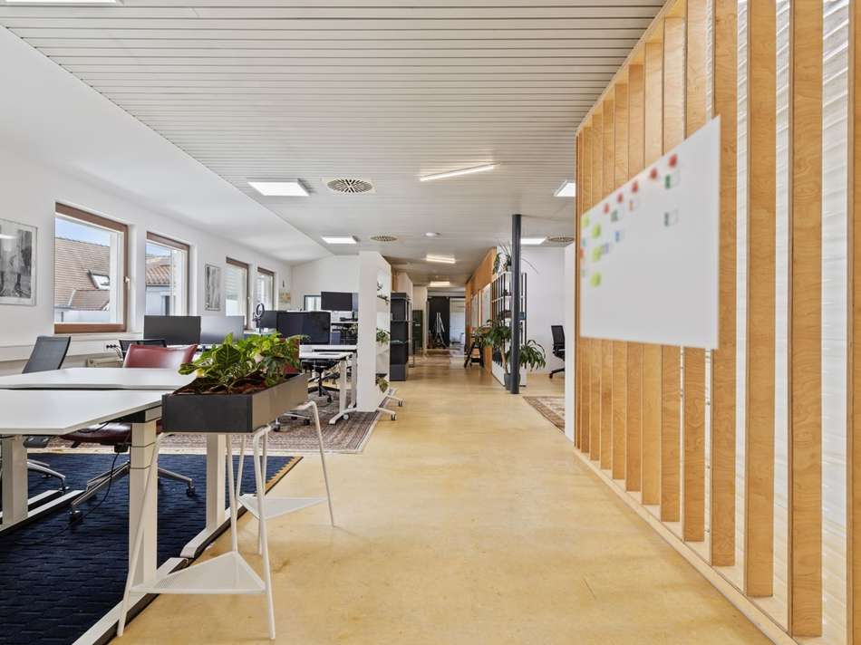 Büroraum Mittelstr. 8