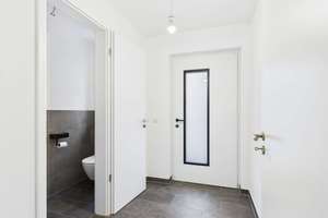 Hochwertiges KFW-55 Reihenmittelhaus in Regensburg mit Luxus-Küche, Fußbodenheizung und Garten! – Die vollständige Adresse der Immobilie erhältst du vom Anbieter., 93057 Konradsiedlung-Wutzlhofen, Regensburg – Vorschaubild 3